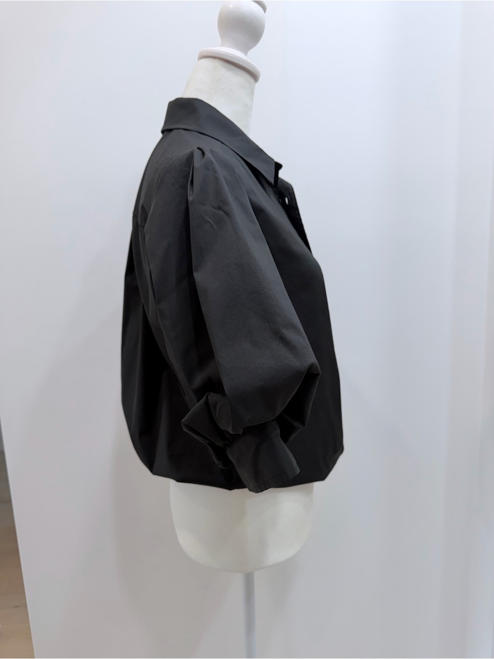 Finley Bomba Black Poplin Twist Puff-Sleeve Ladies Button-Down Top - Size XS - Picture 6 of 10